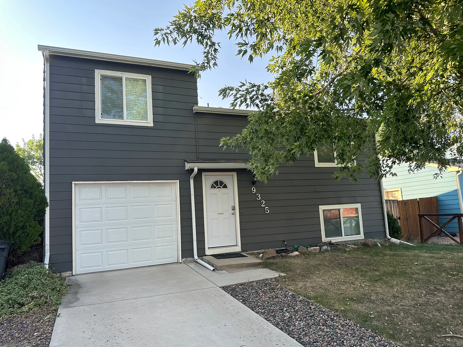 3 bed, 1.5 bath, 1456 sqft, $2,500 — Photo 1