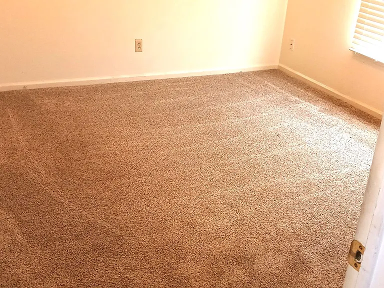 302 Patriot Ln #B — Photo 17
