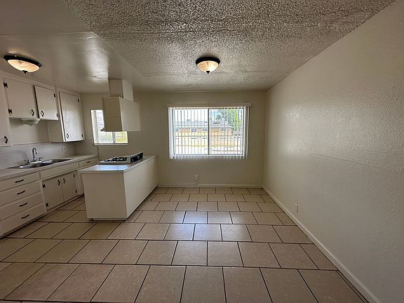 4th image of 1415 S Central St #16