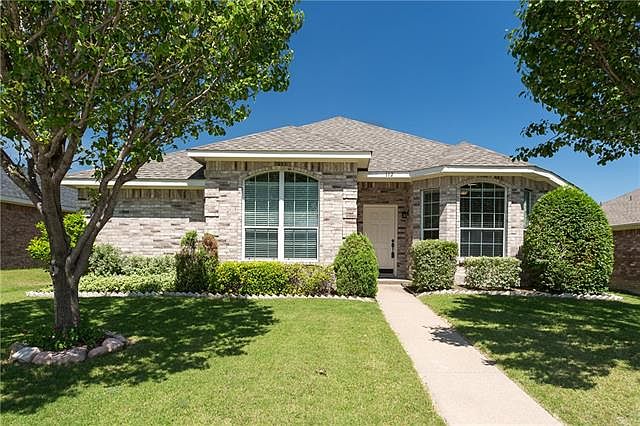 1st image of 112 Oak Hollow Ln