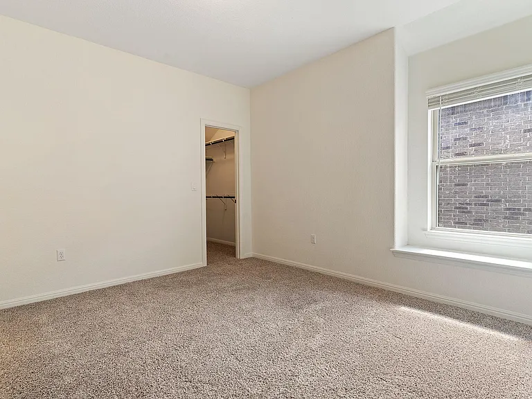 607 Allende Bnd — Photo 35