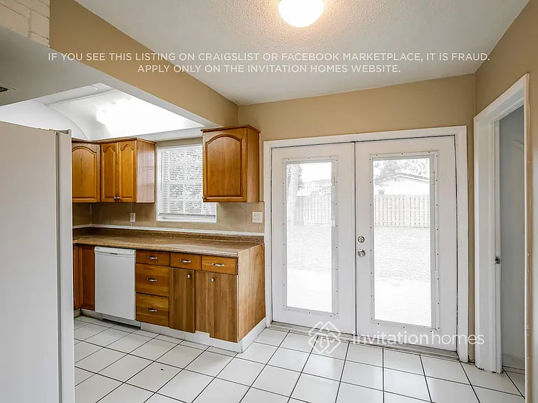 5140 SW 6th Ct — Photo 6