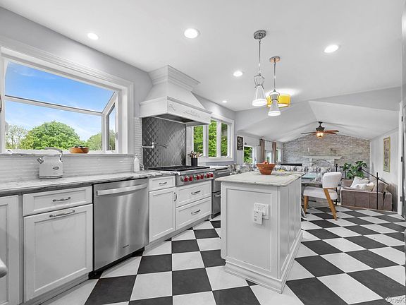 5th image of 76 Eleanor Drive
