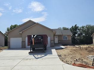 4539 N Rutgers St, Maize, KS 67101