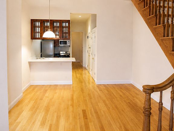 2nd image of 360 W 119th St APT 5B