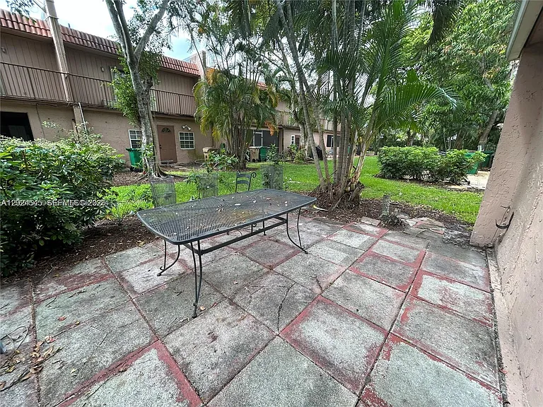 29 Madrid Ln #8-9 — Photo 13