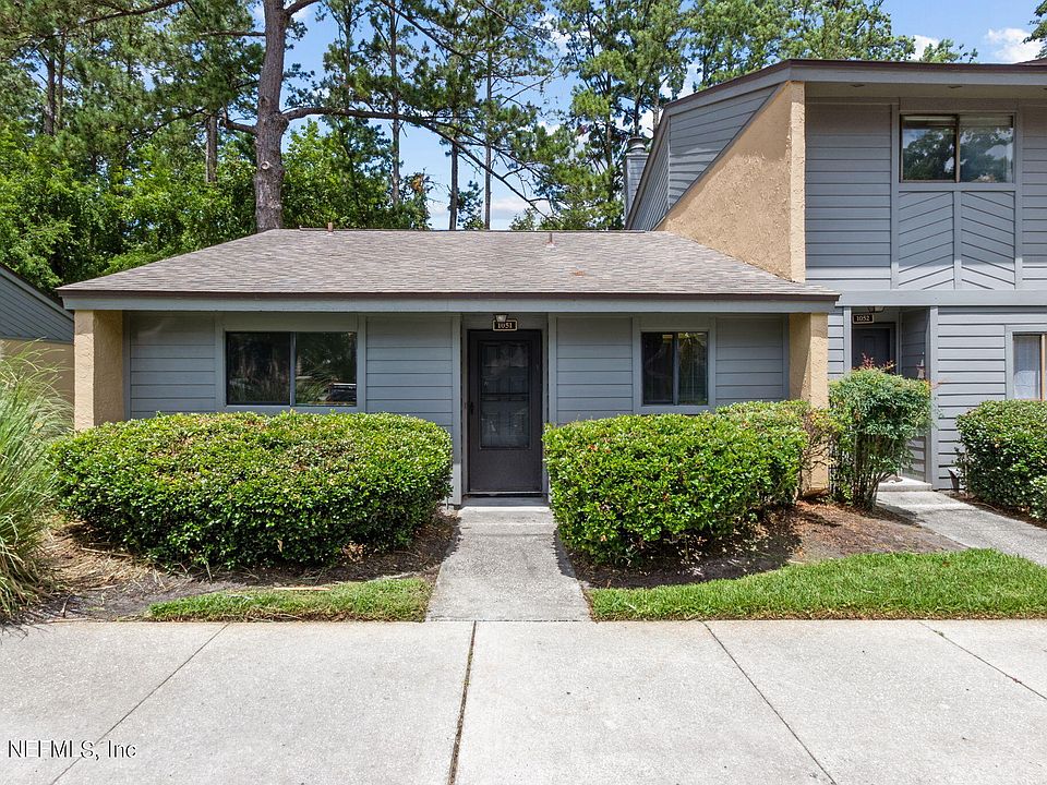 1st image of 85 DEBARRY Avenue #1051