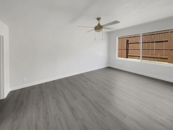 5th image of 11087 Westonhill Dr