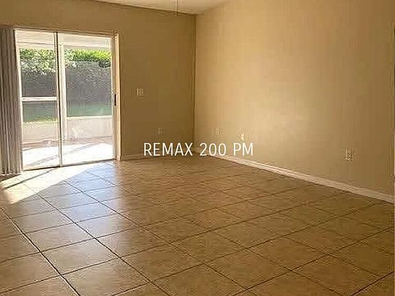 3rd image of 4750 Fiske Cir