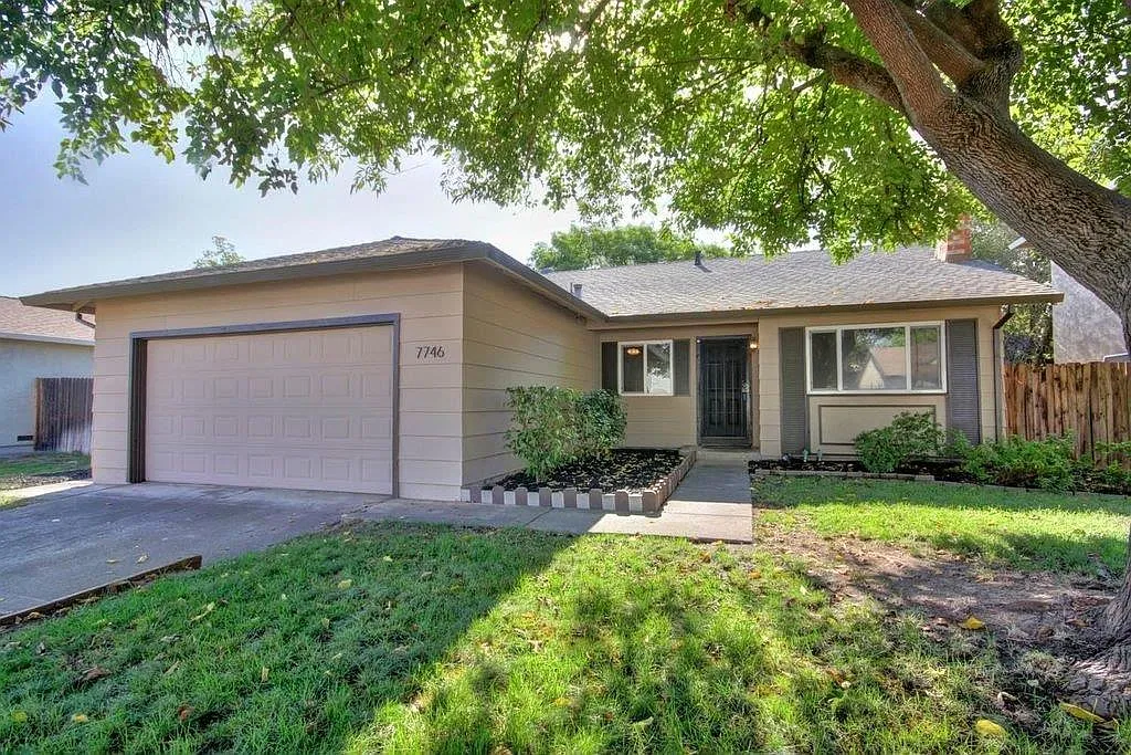 7746 Goldfinch Way photo 1