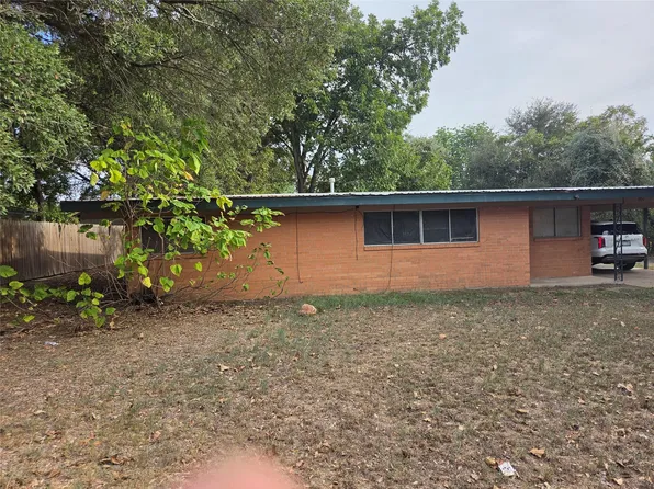 404 E Brown St, Hearne, TX 77859