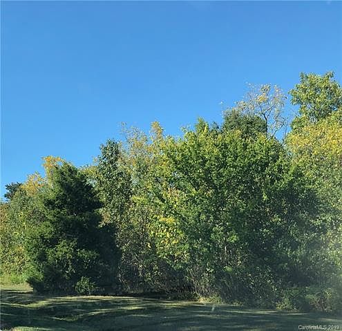 2nd image of 3822 Banoak Rd