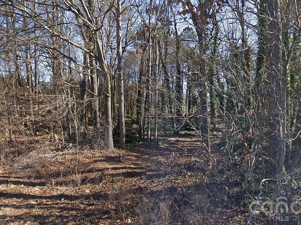 2nd image of 131 3rd Creek Rd