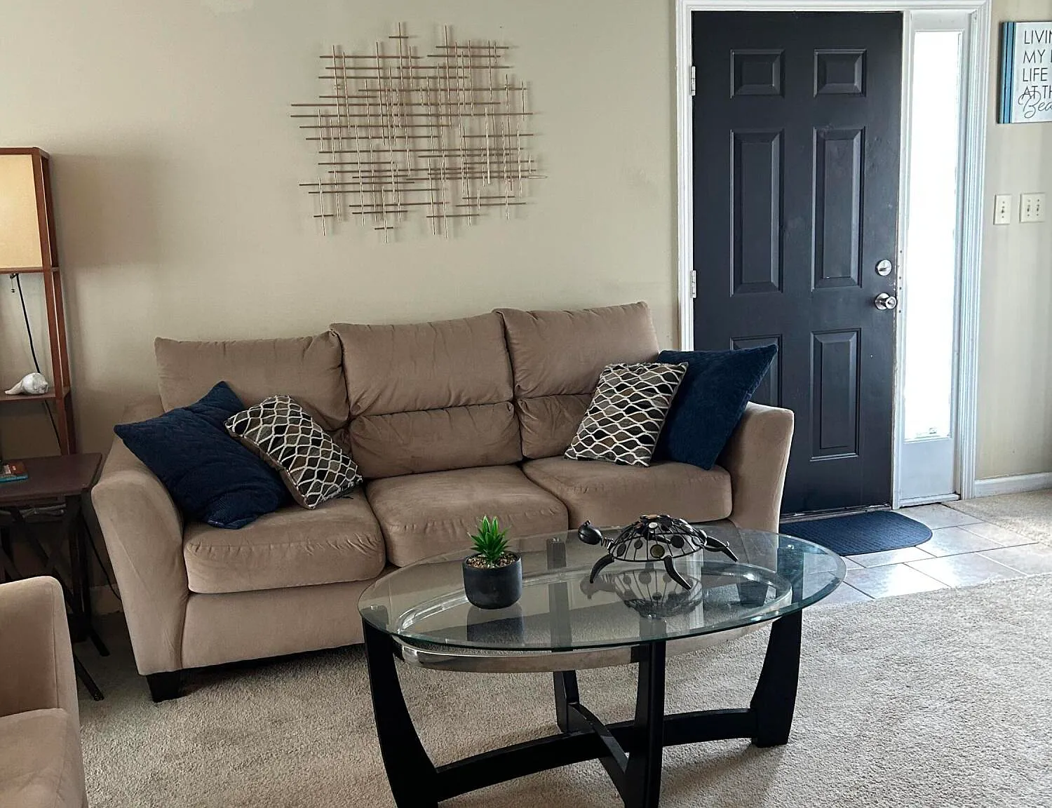 3 bed, 2.0 bath, 1561 sqft, $2,000 — Photo 3