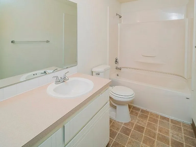 1022 Cedar Ave — Photo 7