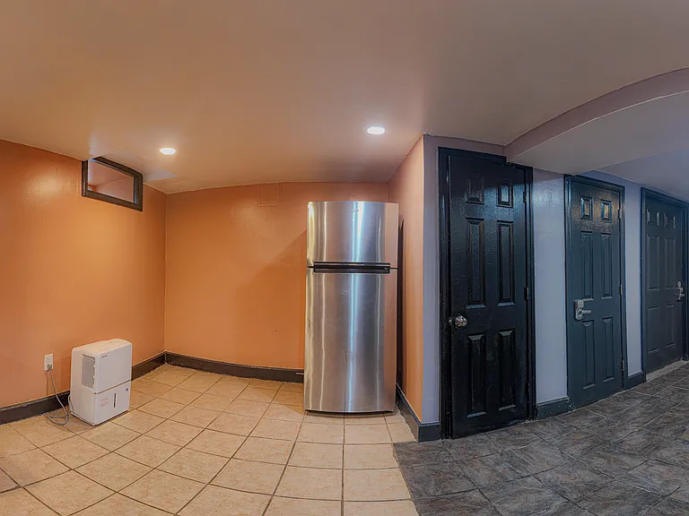 26 Wilmore St #B1 — Photo 6