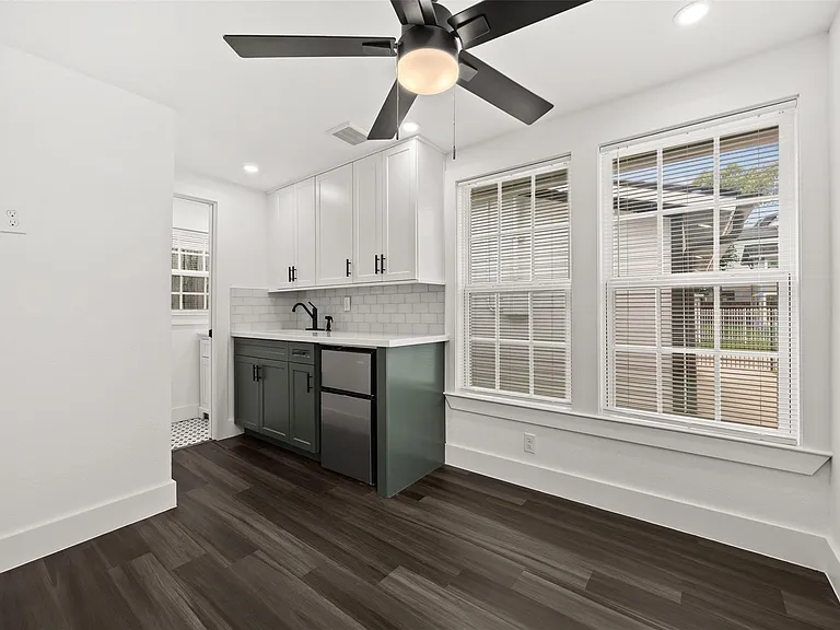 1123 Bomar St — Photo 30