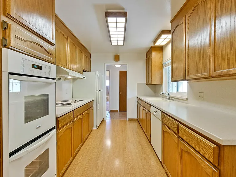 130 S Avalon Dr — Photo 25
