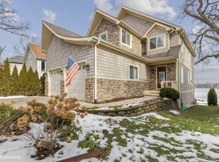 19271 W Forest Ln, Mundelein, IL 60060