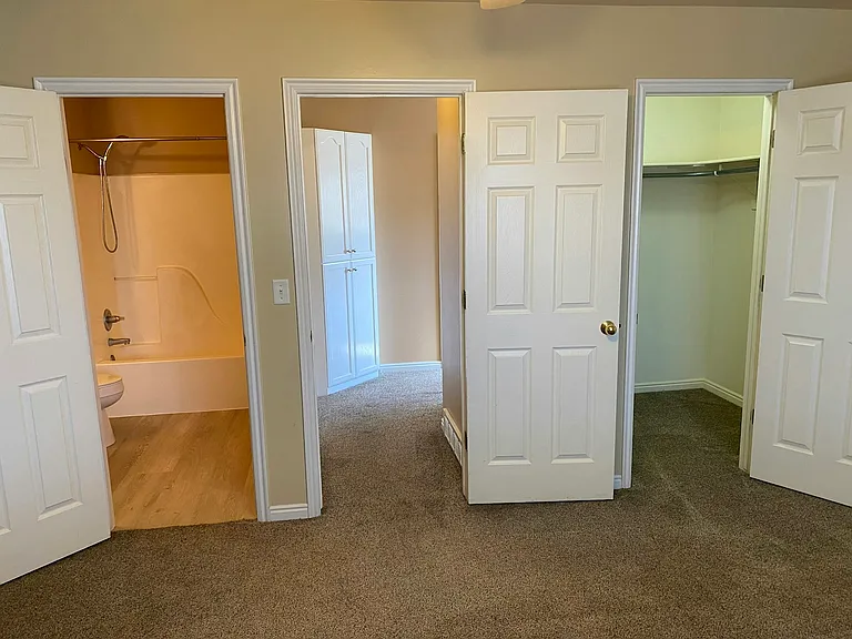 2421 N Washington Blvd #4-J — Photo 12