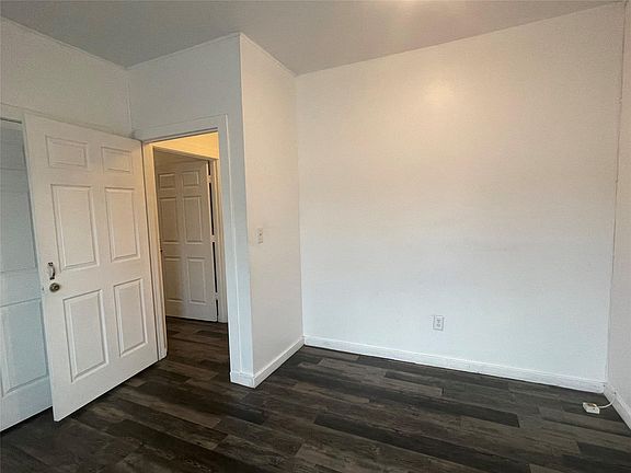 4th image of 20892 Cochran Rd #1