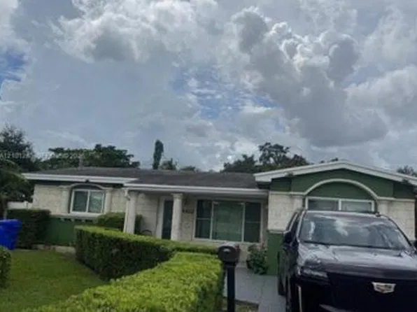 6852 SW 10th Ct, Pembroke Pines, FL 33023