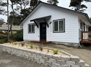 4626 2nd Pl, Florence, OR 97439