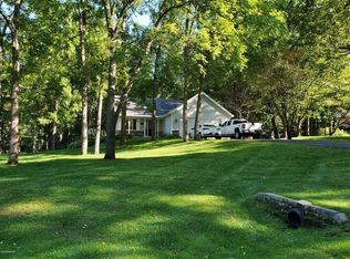 6963 Timber View Dr, Greenville, MI 48838