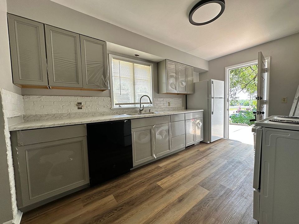 2313 SW Gage Blvd Topeka, KS, 66614 Apartments for Rent Zillow