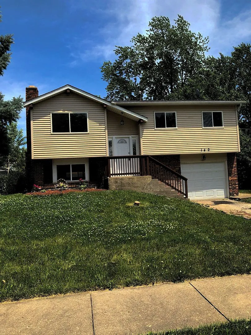 140 Sunset Ln photo 1