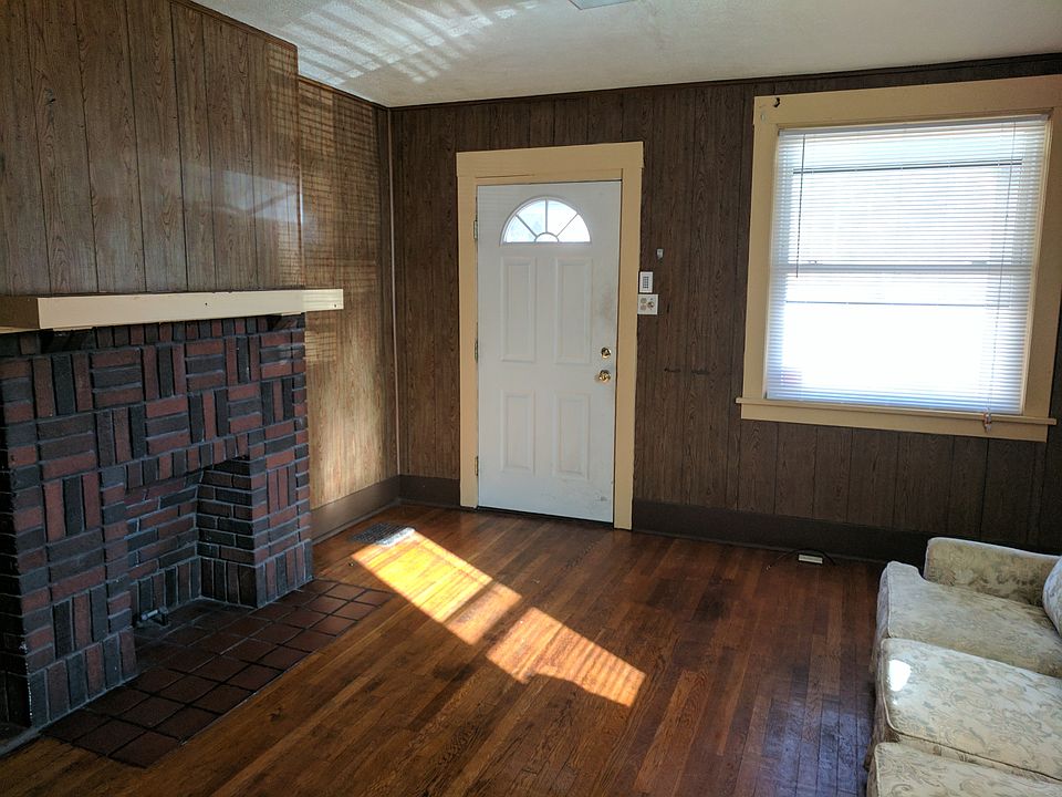 Family room at main entrance