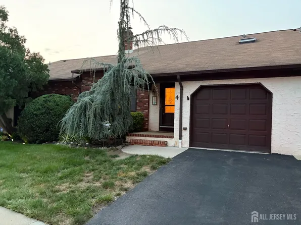 4 Cheltenham Pl, Sayreville, NJ 08872