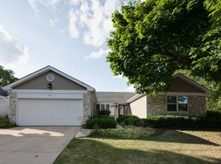 202 Lowell Pl, Vernon Hills, IL 60061