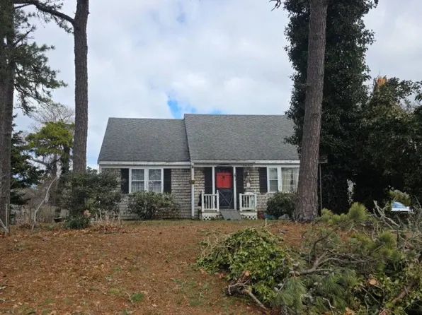 47 Stage Coach Dr, South Chatham, MA 02659