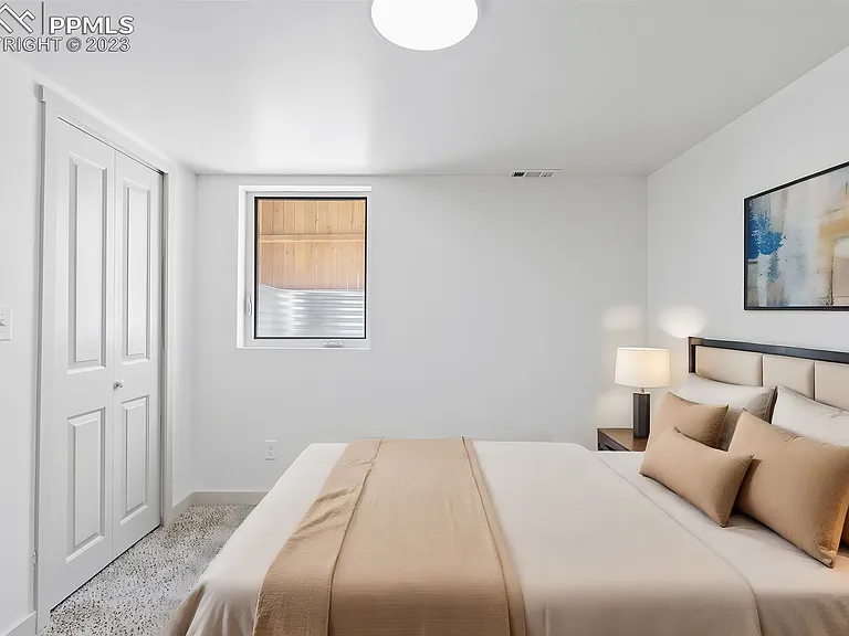 1609 E Platte Ave — Photo 10