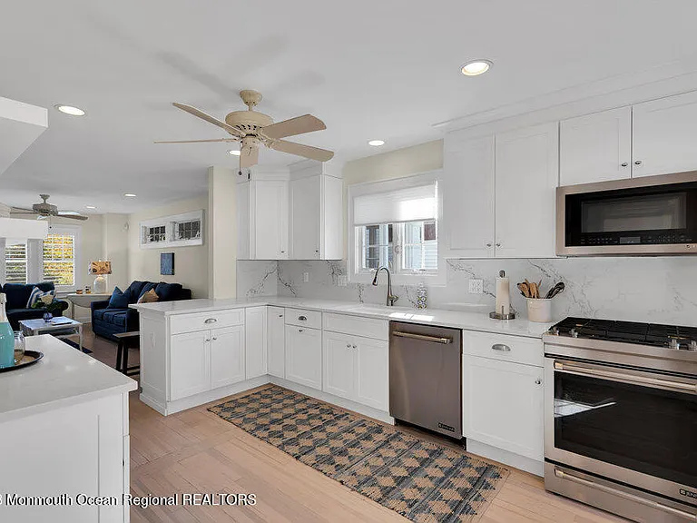 303 B St — Photo 20