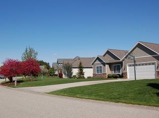 9120 Stillwater Dr, West Olive, MI 49460
