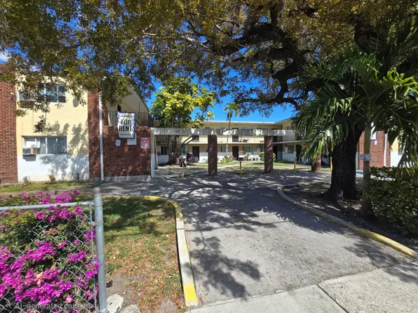 1895 NW 35th St #18, Miami, FL 33142