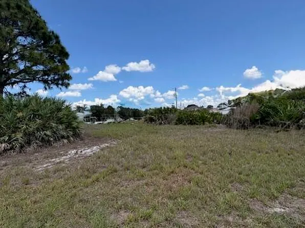 5804 NW Burney Street, Port St Lucie, FL 34986