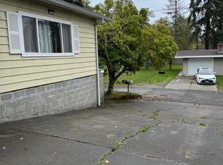 1022 S 124th Pl, Seattle, WA 98168