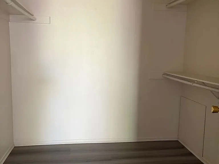 1827 E Avenue J #10 — Photo 12