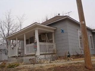 810 S Maple St, Garnett, KS 66032