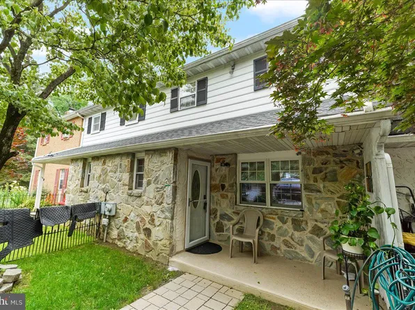 43 Townview Dr, West Grove, PA 19390