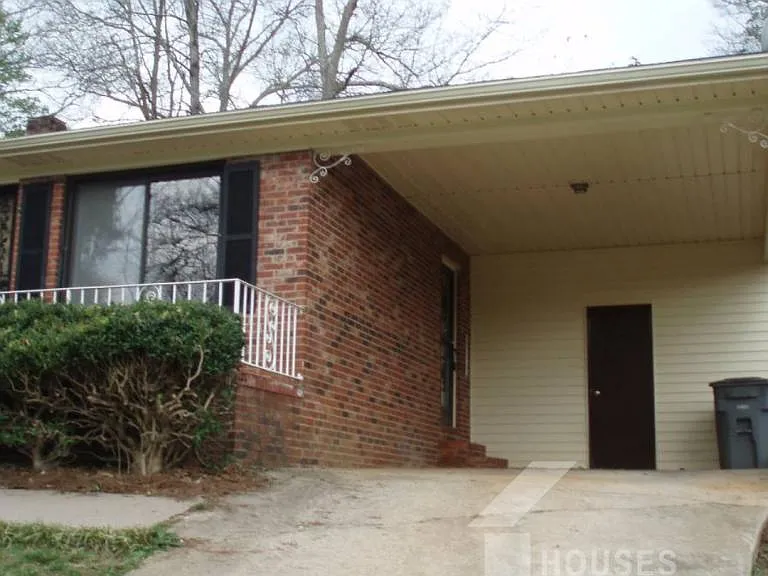 27 Flower Dr — Photo 4