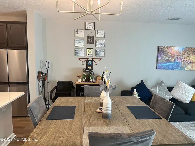 9804 Fiddleback Ln — Photo 11