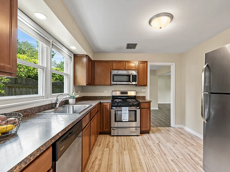 1514 N Washington St — Photo 9
