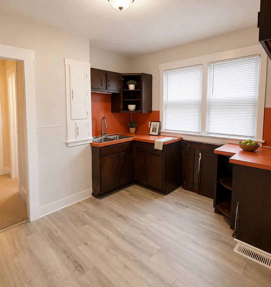 3 bed, 2304 sqft, $900 — Photo 4