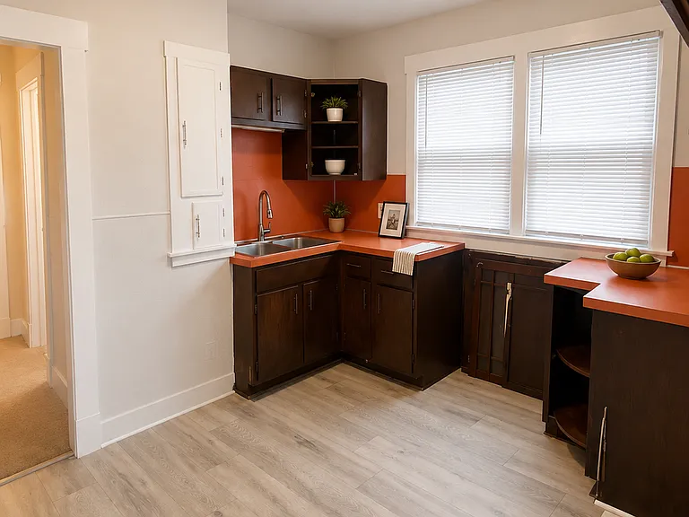 649 Parker Ave — Photo 4