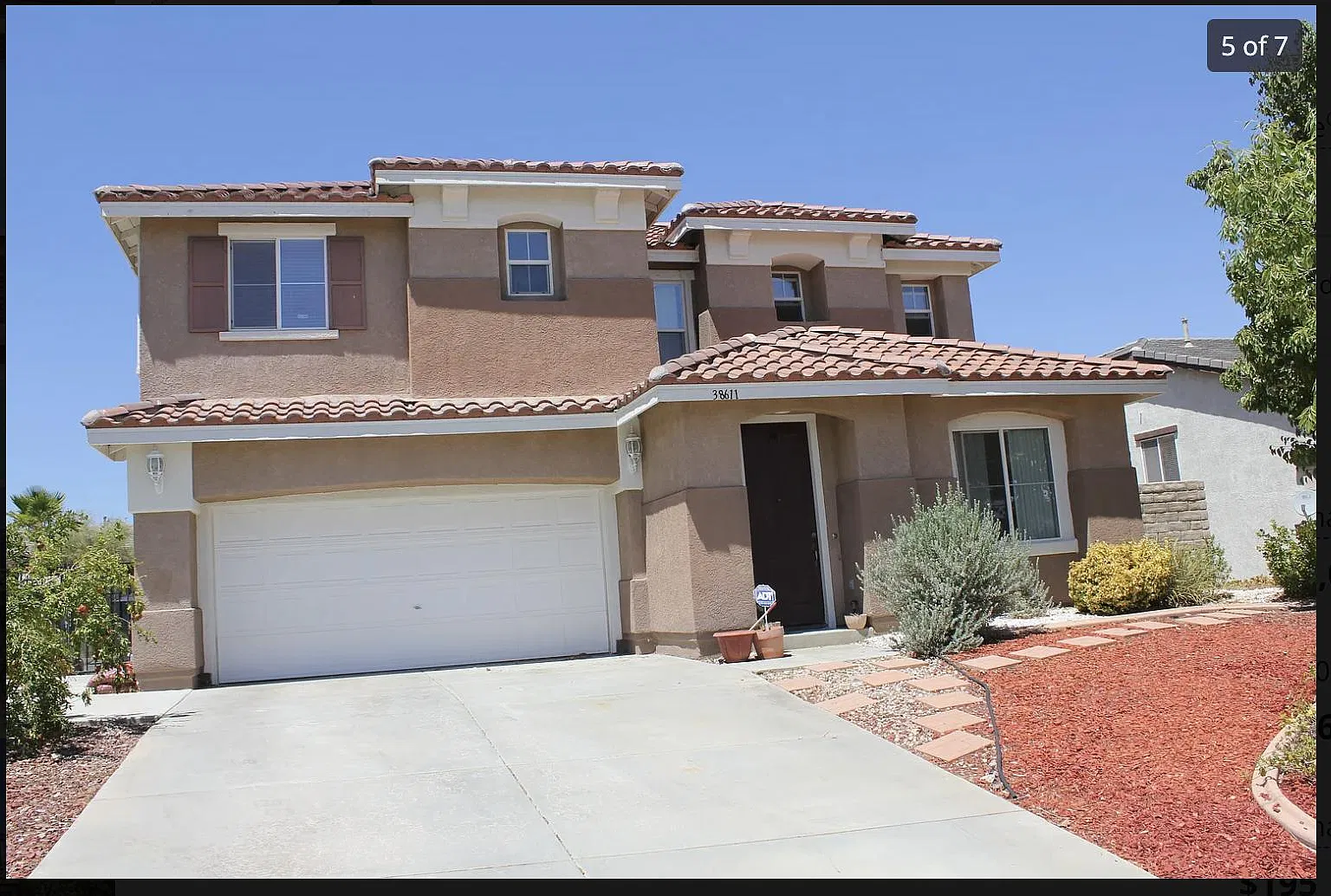 6 bed, 2936 sqft, $3,495 — Photo 1