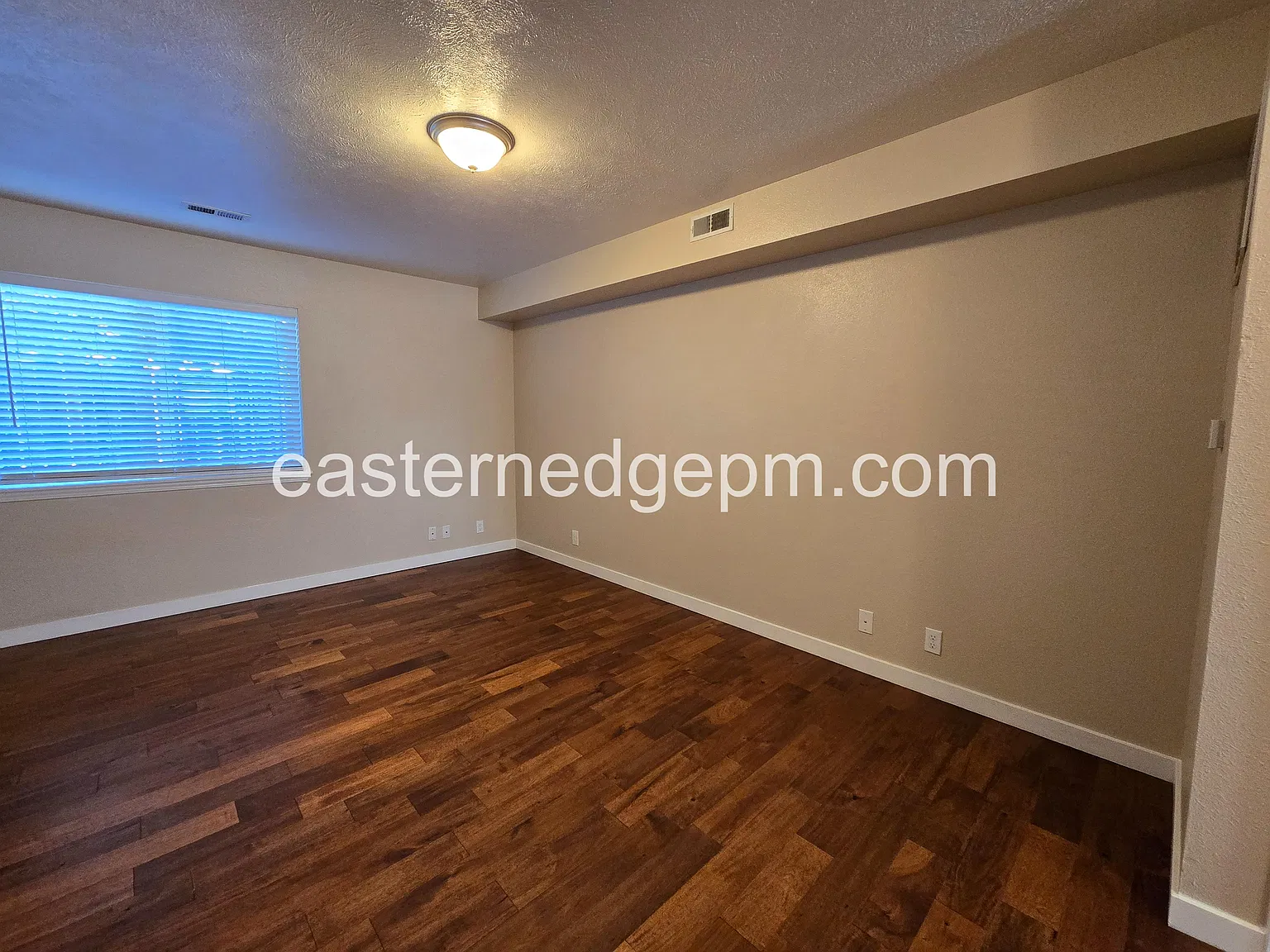 2 bed, 900 sqft, $1,225 — Photo 3